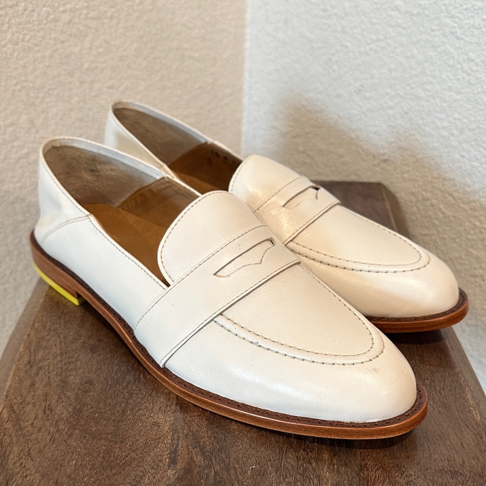 G.H. Bass & Co. Weejuns Women's Whitney Weejun Loafers White  Size 9.5